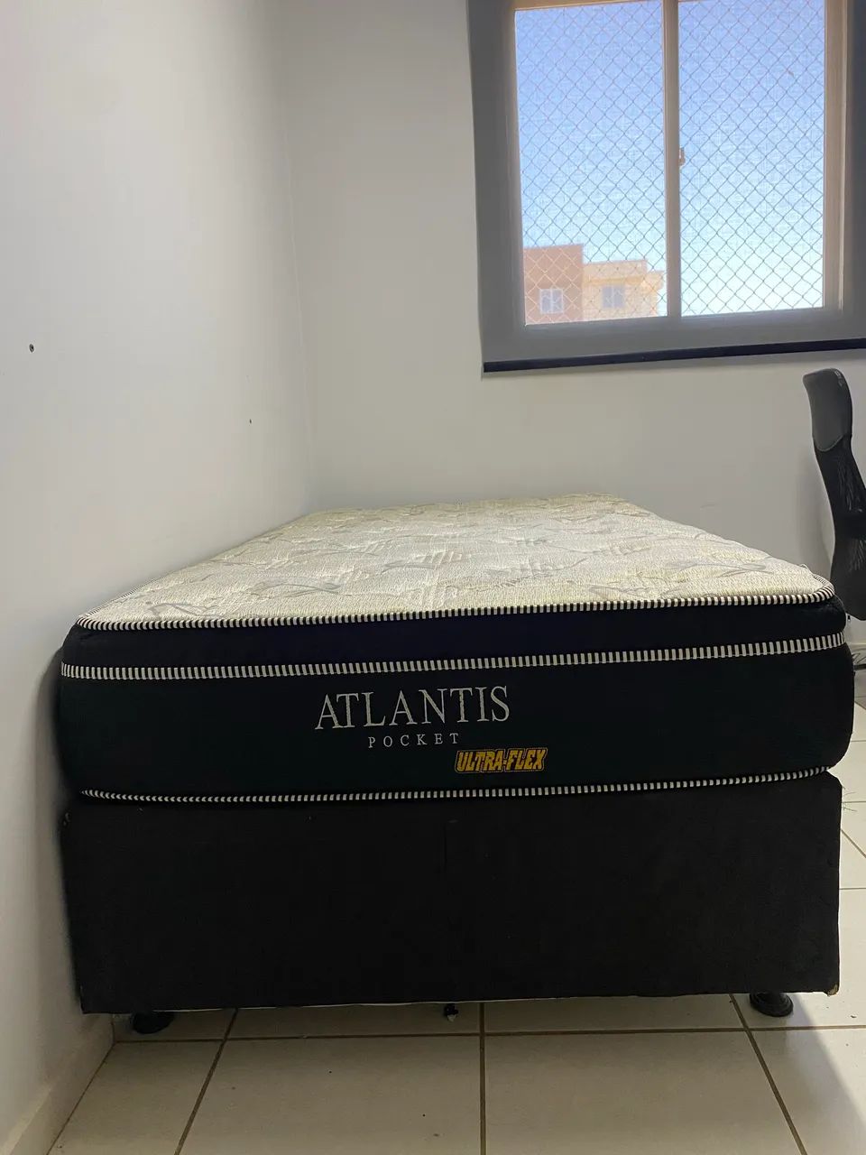 CAMA BOX SOLTEIRÃO EM BOM ESTADO DE CONSERVAÇÃO  - Foto 3
