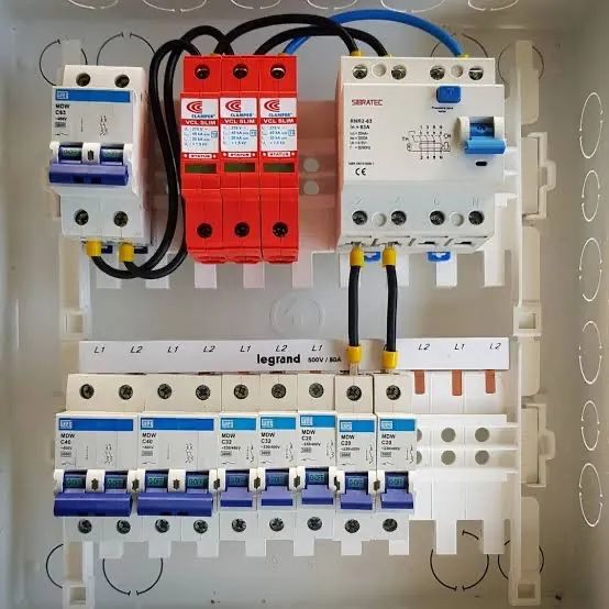 Eletricista predial residencial