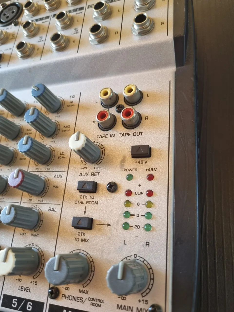 Mesa de Som Behringer Eurorack MX 602A. - Foto 3