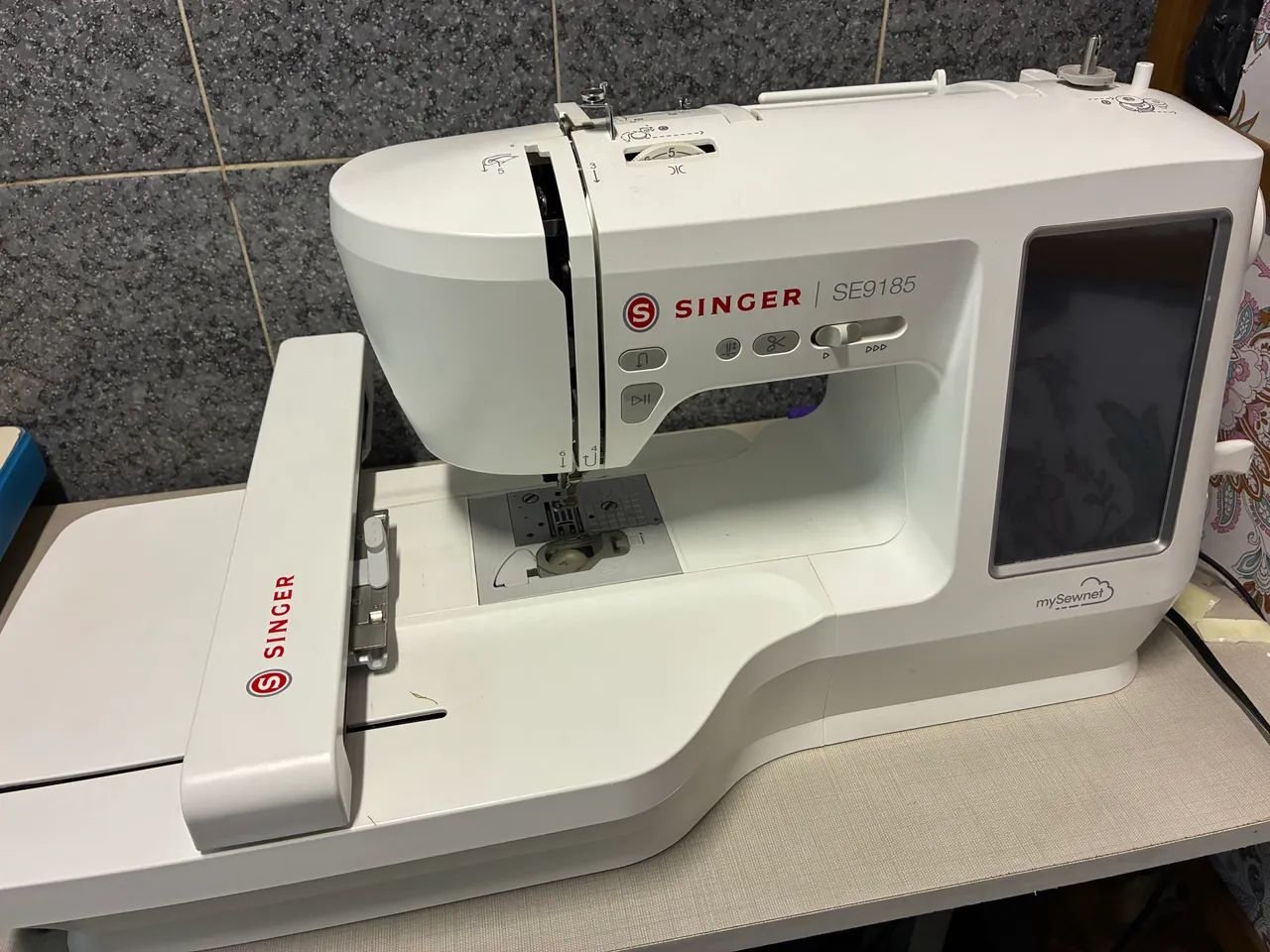 Máquina de bordar Singer - Foto 4