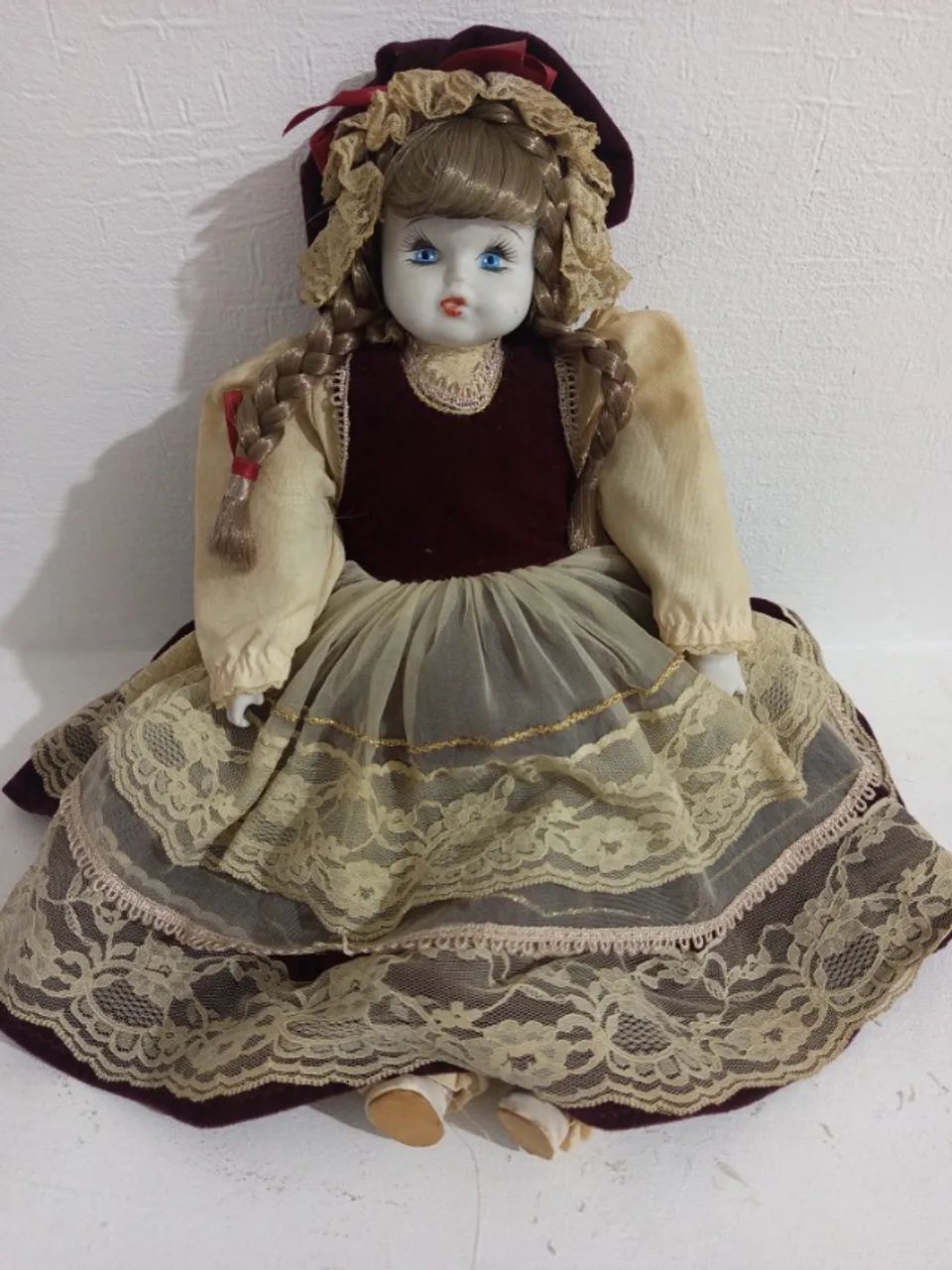 Boneca de porcelana 