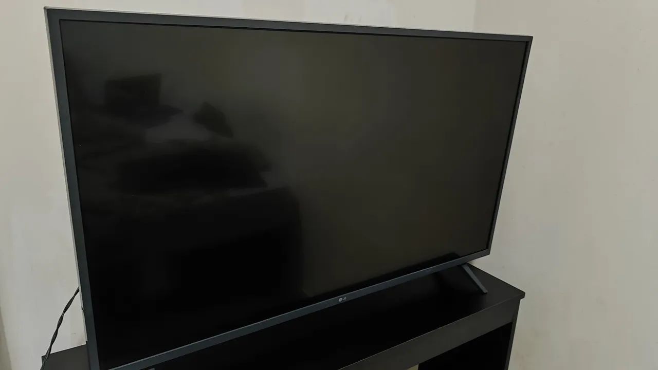 TV 43" LG usada com defeito na tela