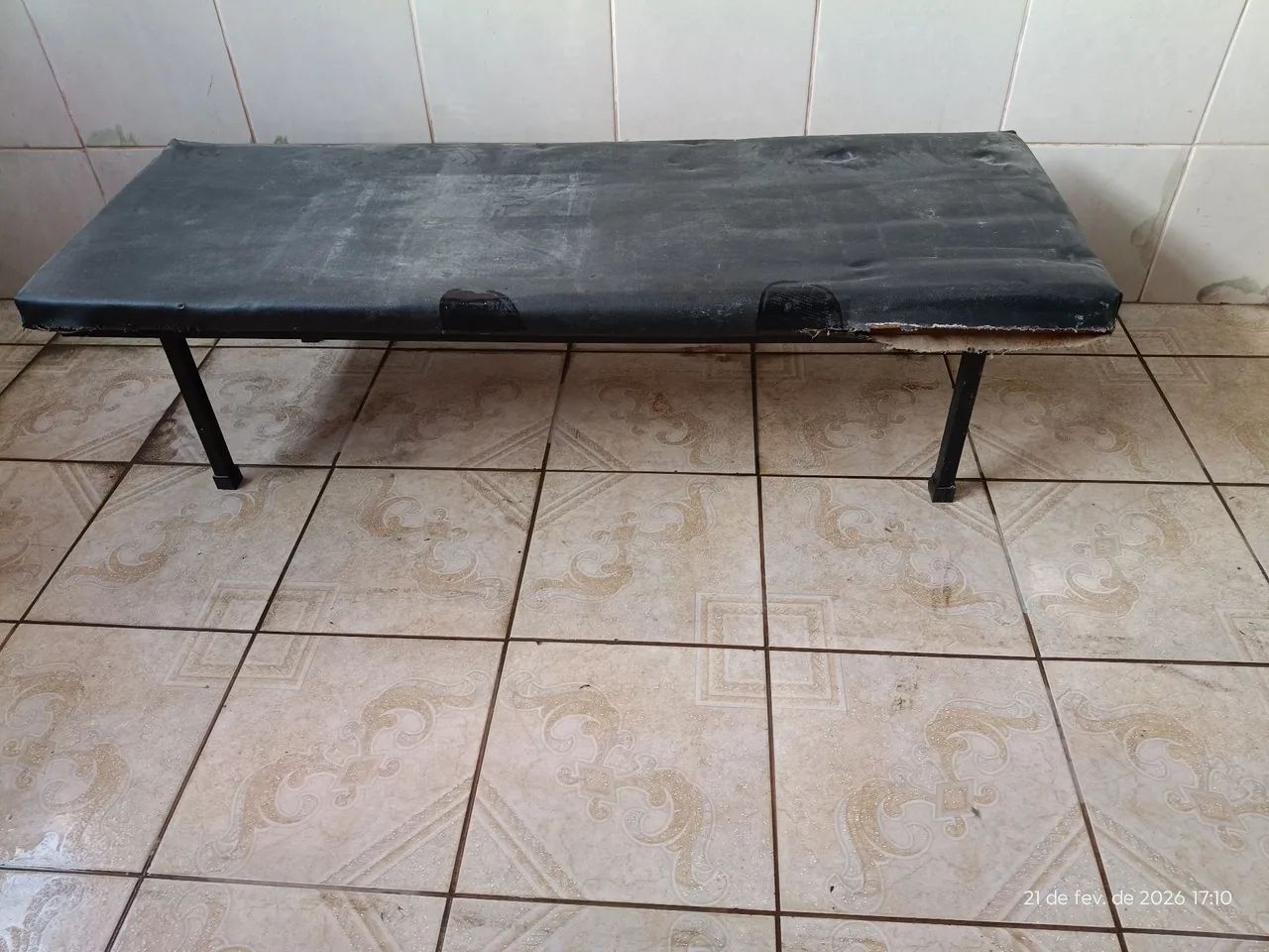 Doação Cadeiras para salão e banco - Foto 4