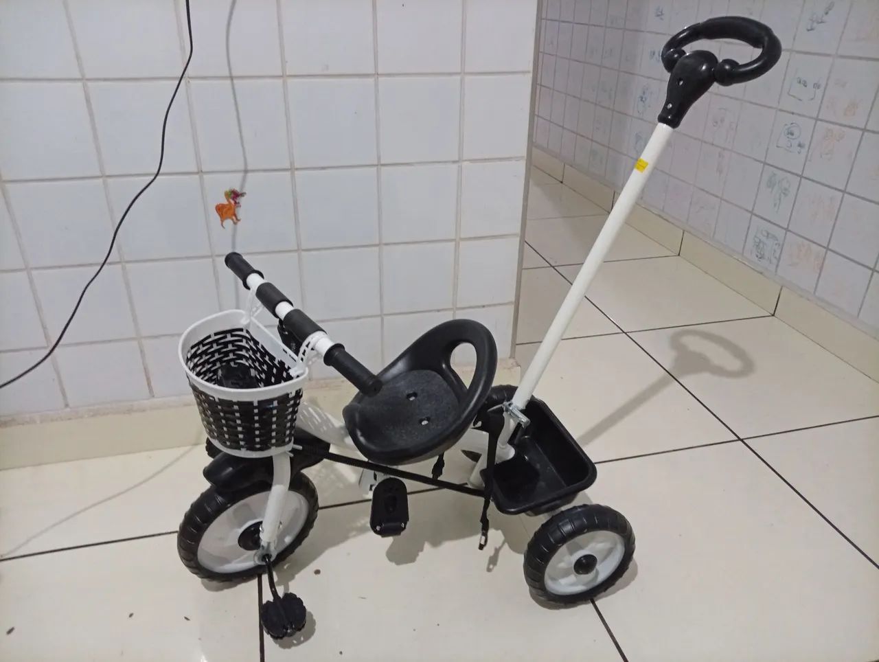 Triciclo Infantil com cestinha  - Foto 2