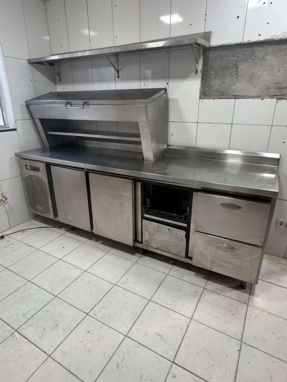 BALCÃO REFRIGERADO COM CONDIMENTADORA COZIL  - Foto 4