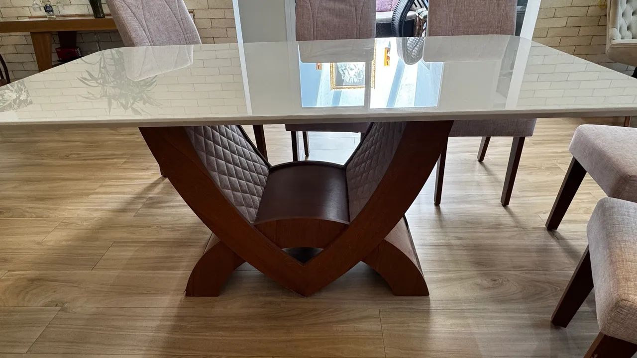 Mesa de jantar 6 lugares e Sofá retrátil 3 lugares - Foto 3