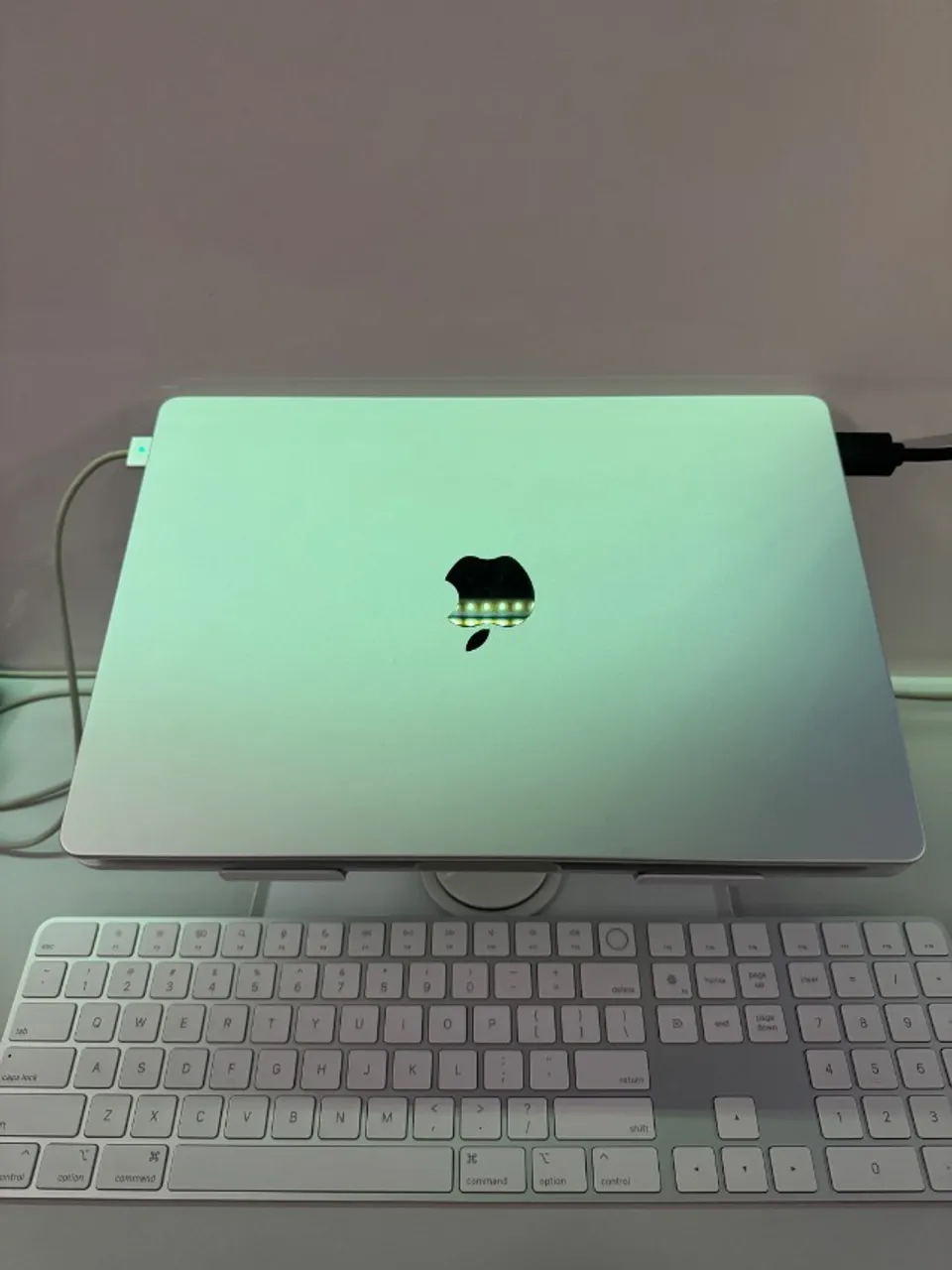 MacBook Pro 2020 M1 16 GB 1TB com Touch Bar - Notebooks - Jacaré