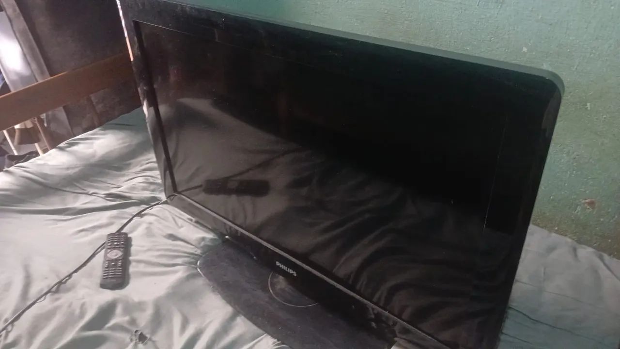 Vendo Tv Philco 32 polegadas, não é smart - Foto 2