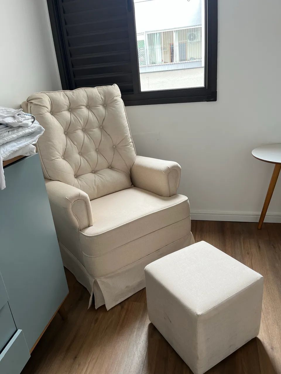 Poltrona de Amamentação + Apoio dos pés 