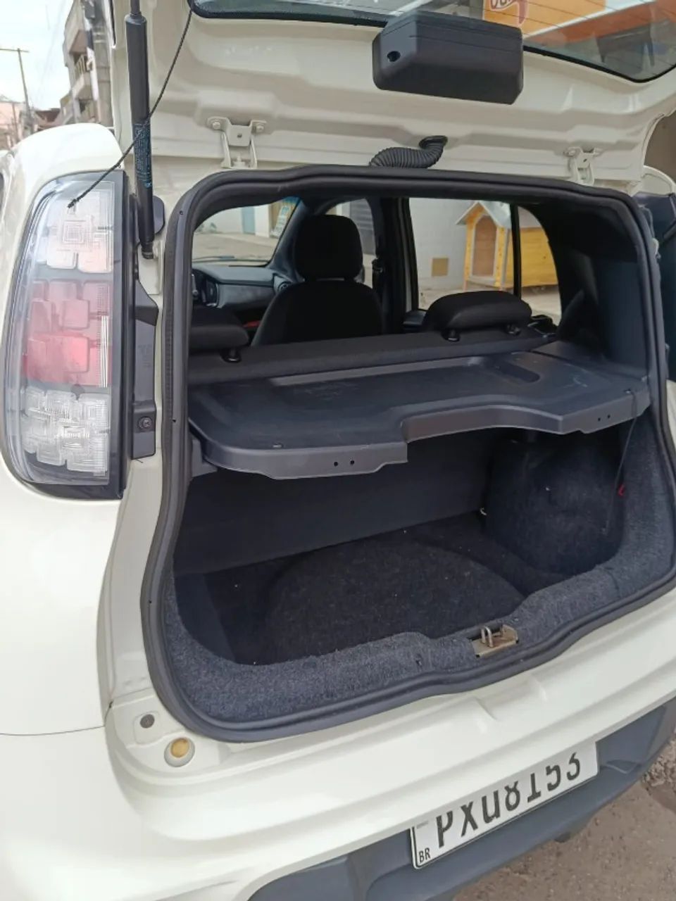 Fiat Uno Sporting 1.4 B.edit. Flex 8V 5P 2016 - Foto 2