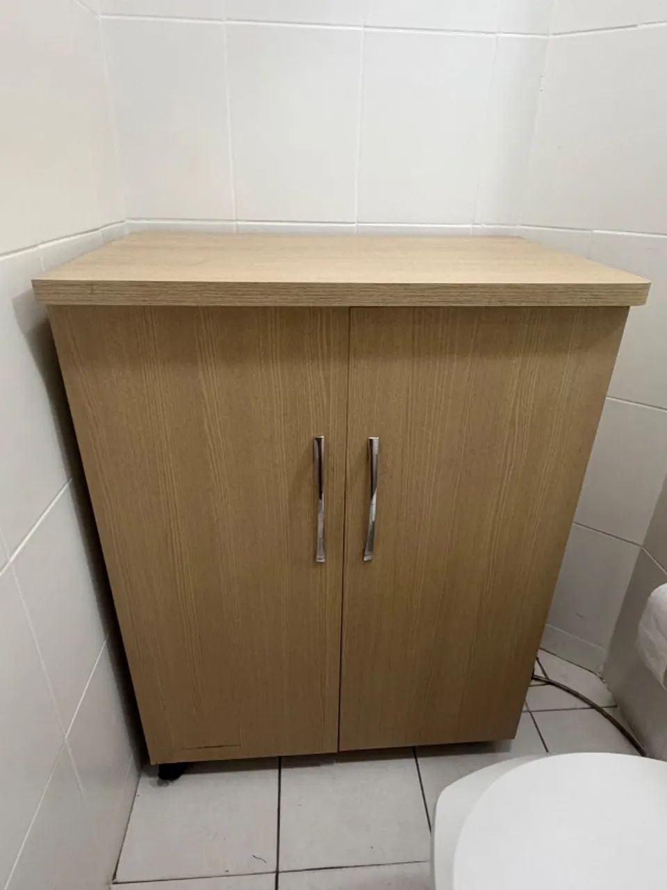 Armários, mesa em L e cadeiras para escritório completo - Foto 2