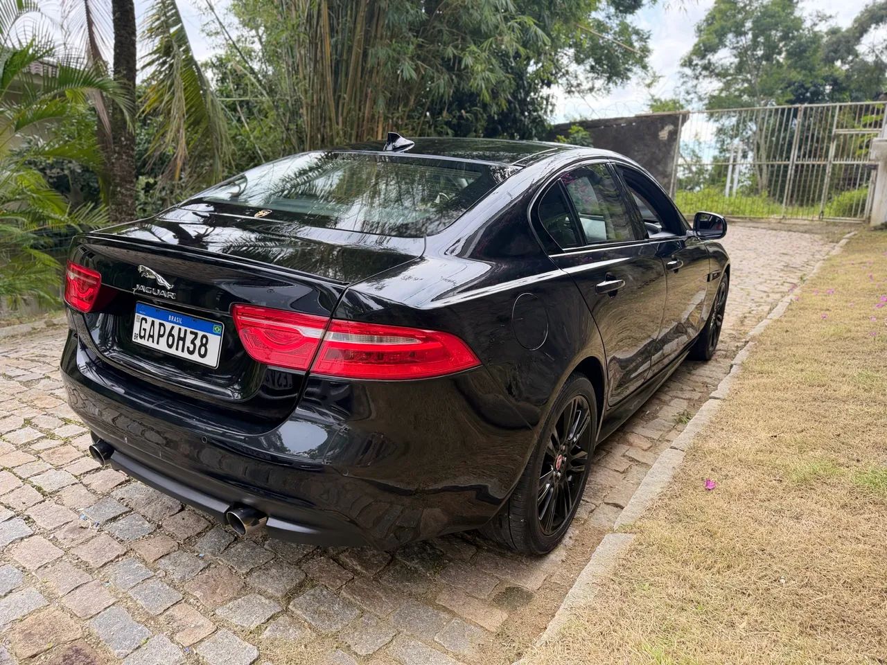 JAGUAR Xe XE 2.0 Turbocharged R-Sport Aut. 2016