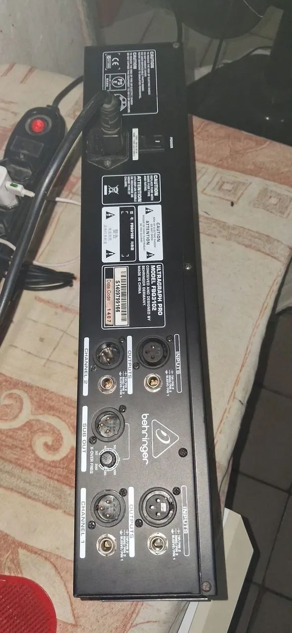 VENDO EQUALIZADOR BHERINGER 32 BANDAS COM SUB - Foto 3