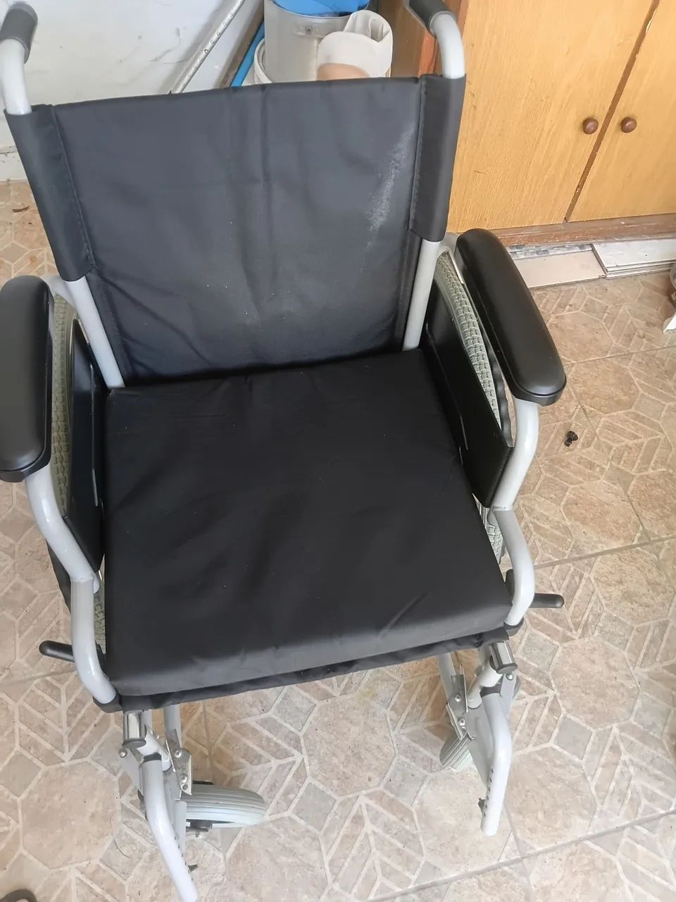 Cadeira de Rodas - Foto 2