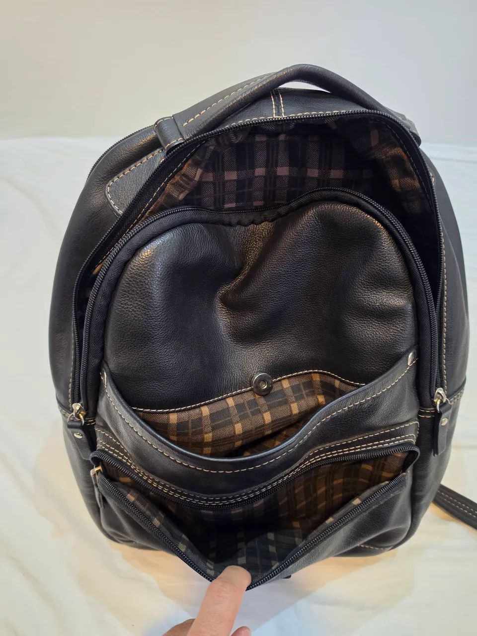 Mochila de Couro da marca DEMOCRATA Preta para Notebook até 15" - Excelente Estado - Foto 4