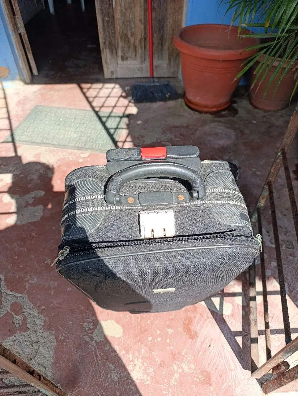 Mala de viagem da marca Hispo. - Foto 2