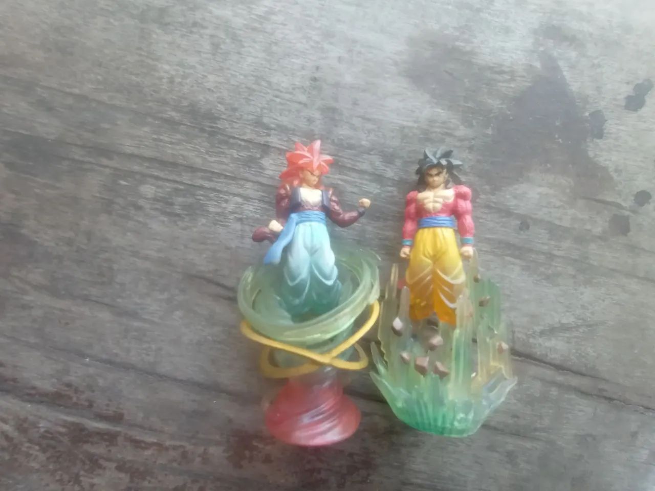 2 bonecos Dragon Ball Z 