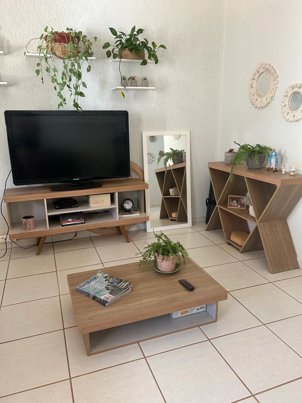 CONJUNTO RACK + MESA DE CENTRO + APARADOR
