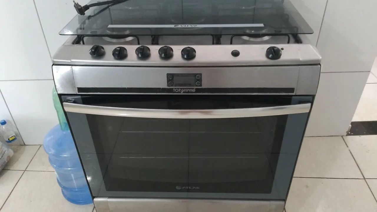 Ótimo fogão atlas 5 bocas inox funcionando perfeitamente(Guarapari)