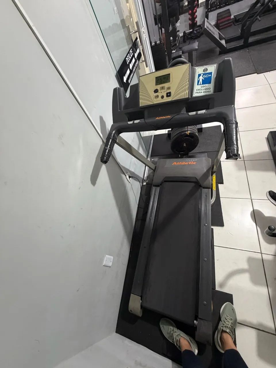Esteira athletic 430EE e 520EE