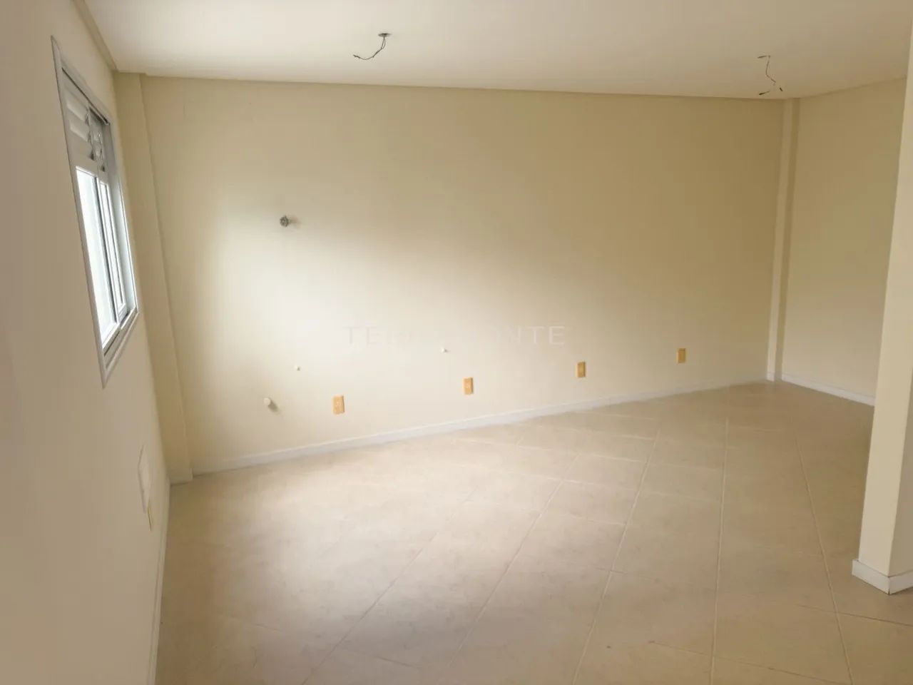 Sala 120m² no Centro de Tubarão, antiga sede do Cartório - Foto 4