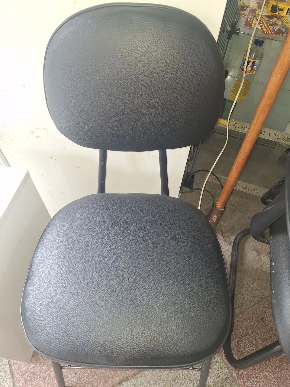 Cadeira fixa em ótimo estado.  - Foto 2