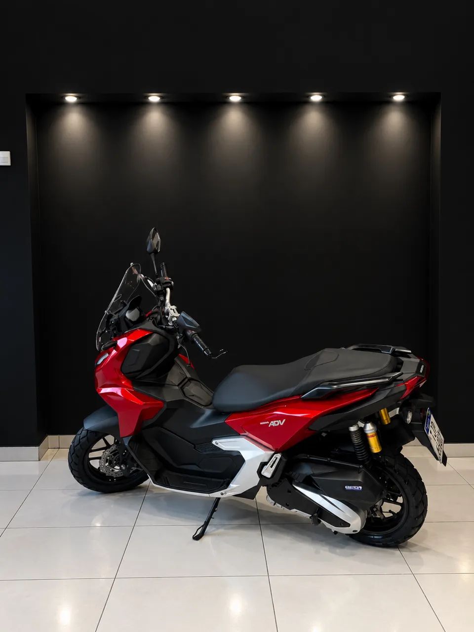 Adv 160 baixo km