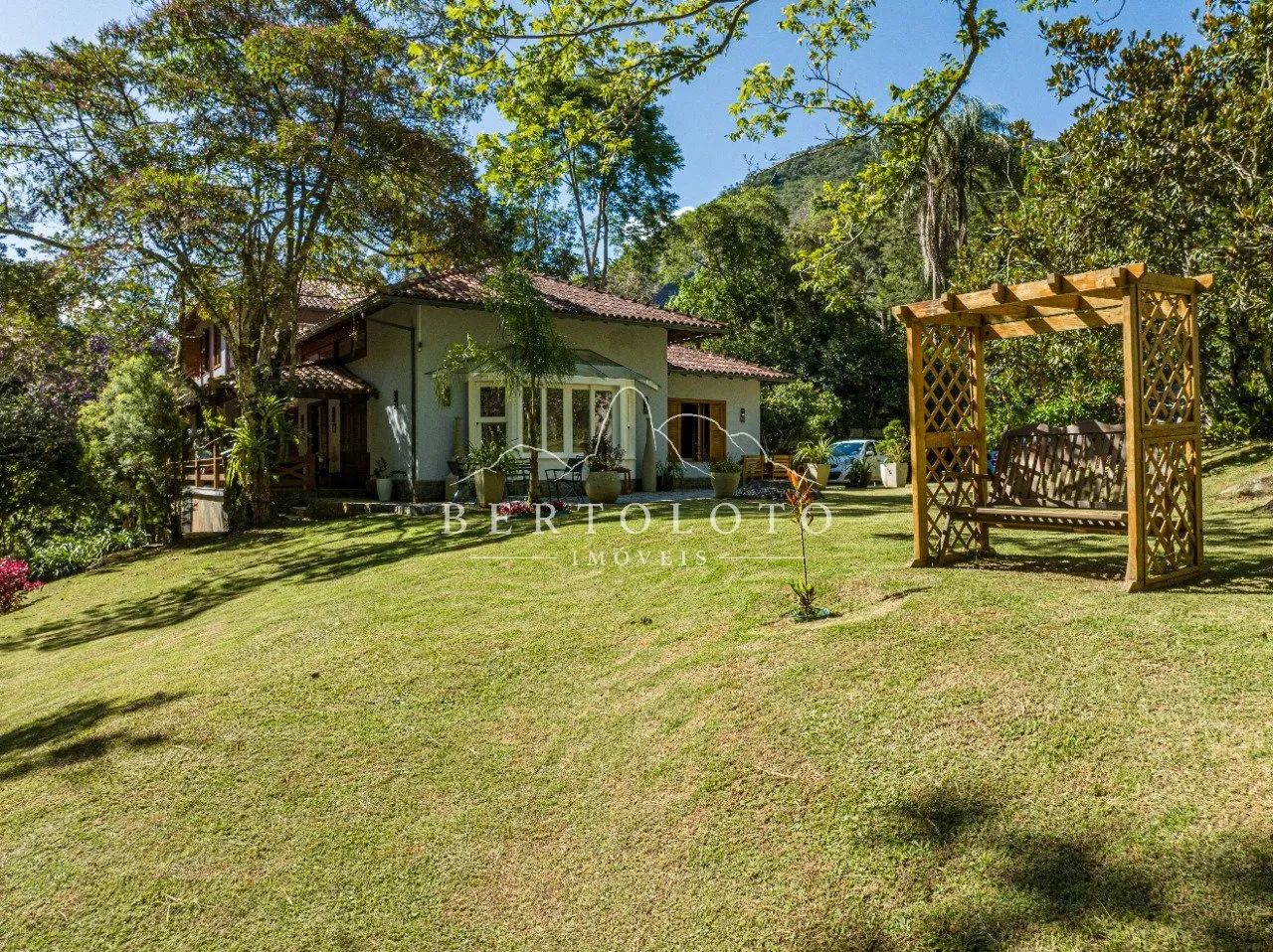 Imóvel deslumbrante em Corrêas - Foto 5