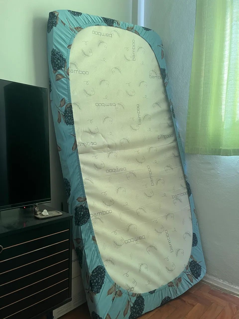 Cama de solteiro (base + colchão)