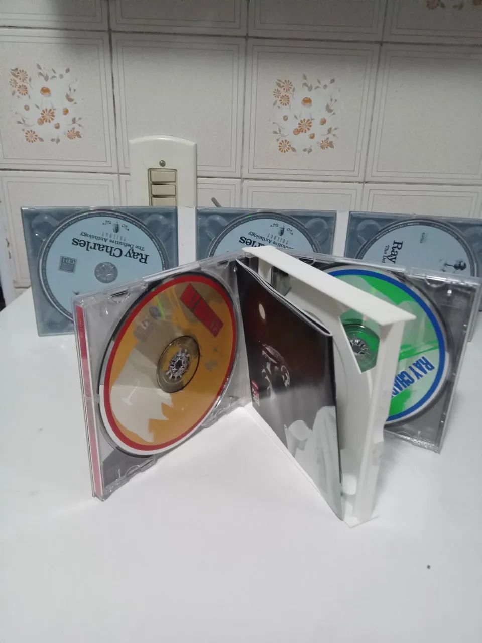 Coleção DVDs 5 filmes Superman 7 discos - Foto 3