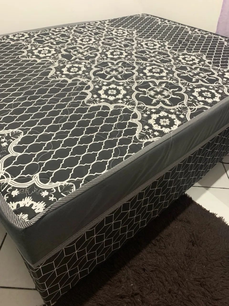 Cama semi nova