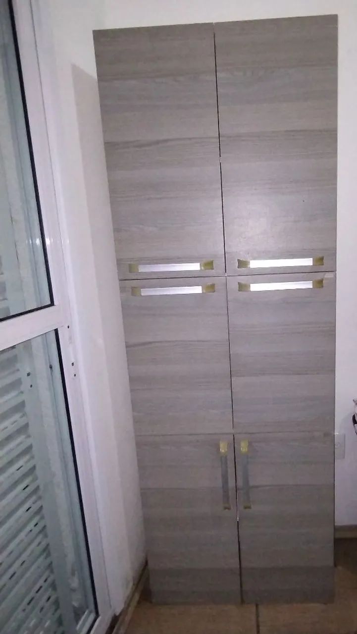 Armário multiuso 