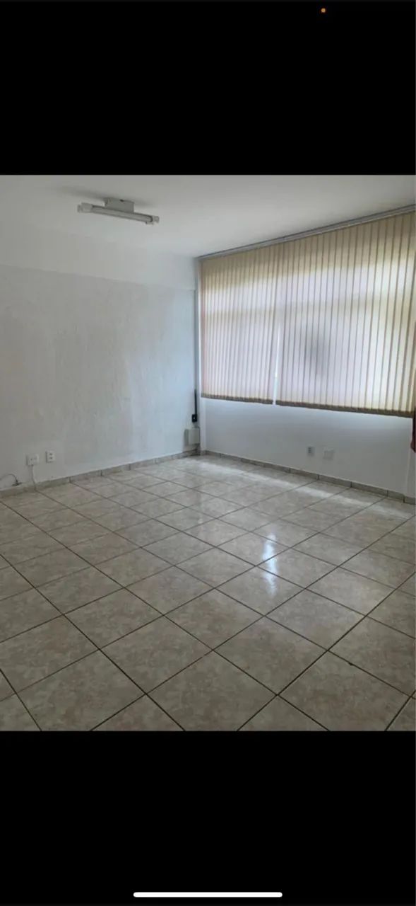 Oportunidade - Sala comercial  com banheiro