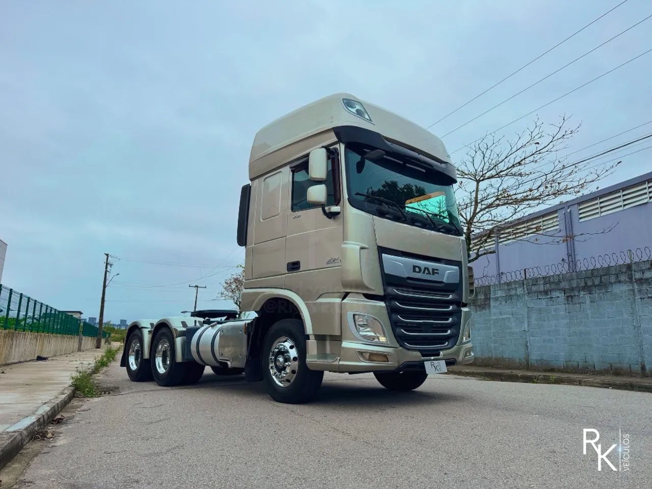 XF FTT530 6x4 Super Space Cab (die)(E5) - Foto 4