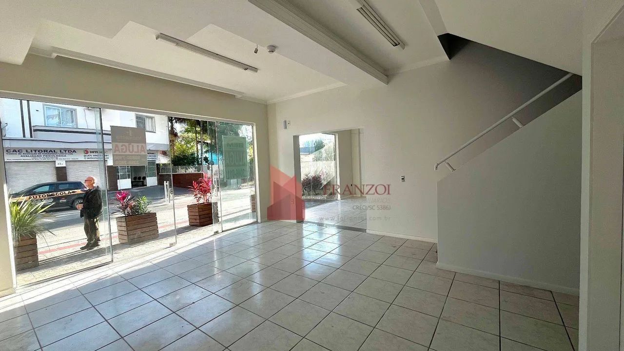 LOCAÇÃO- Sala Comercial TÉRREA com 2 pavimentos/ 140m2 no Centro de Itajaí, SC. - Foto 2