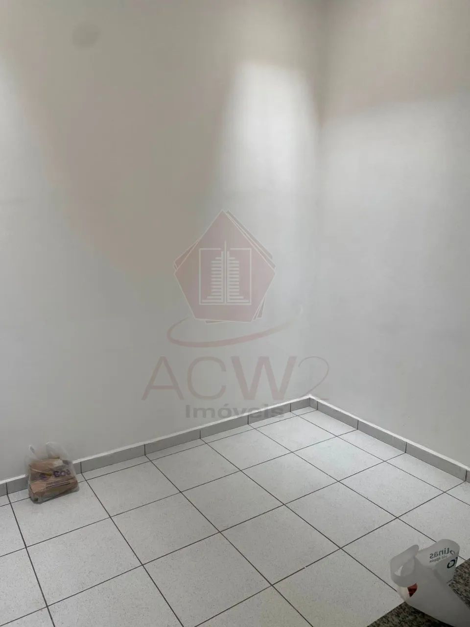 SALA COMERCIAL NO CENTRO COM 45M² DE 3 ESPAÇOS (1 COM AR CONDICIONADO), COPINHA E BANHEIRO - Foto 3