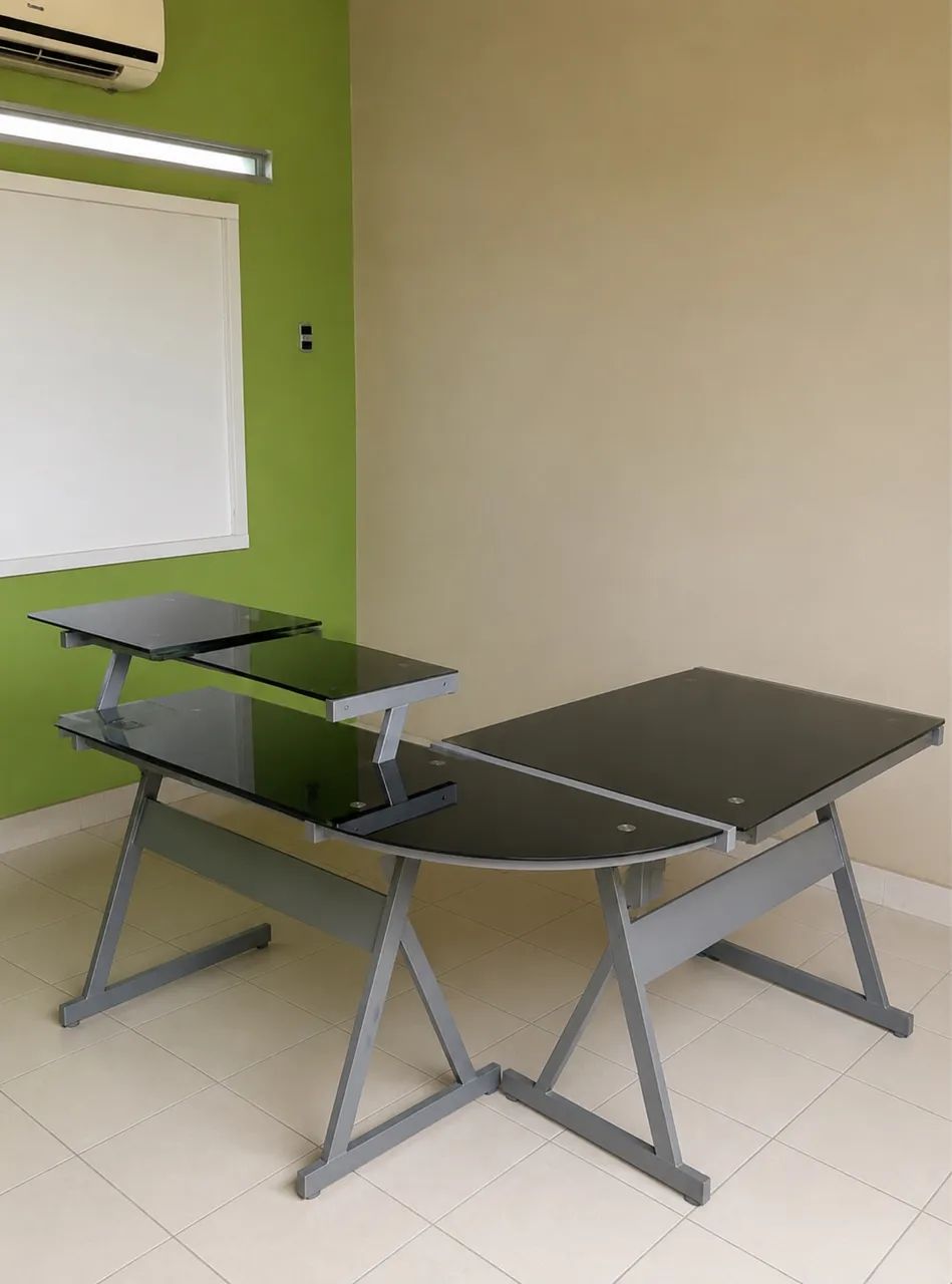 Mesa de escritório de vidro