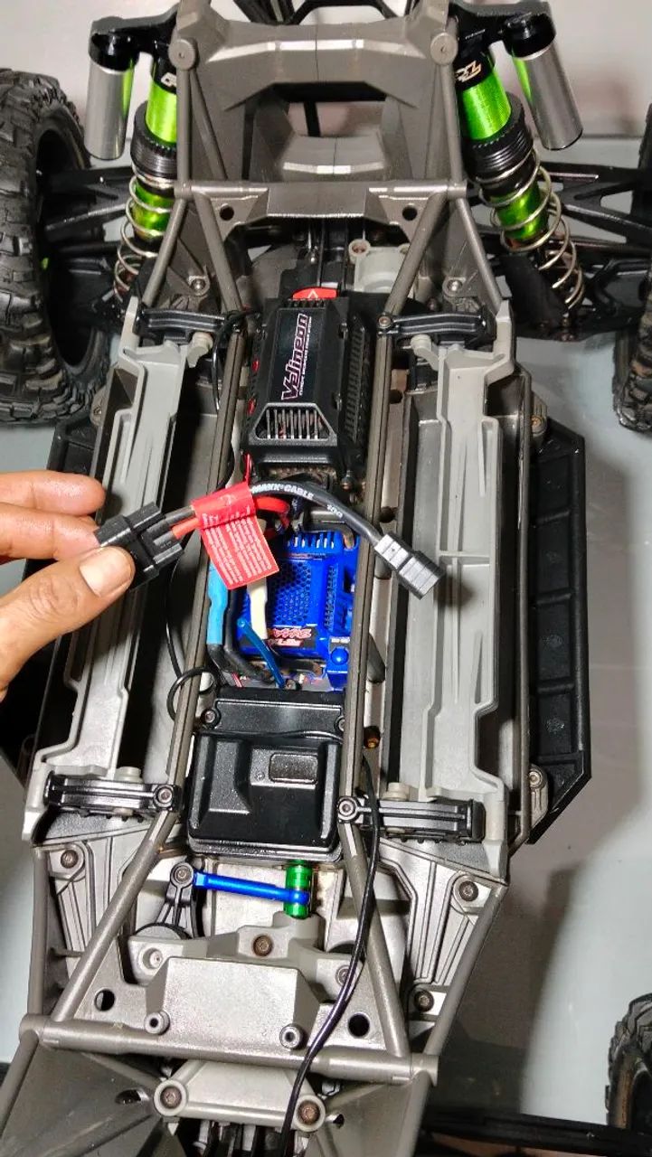 Automodelo elétrico Traxxas x-maxx 8s  - Foto 4