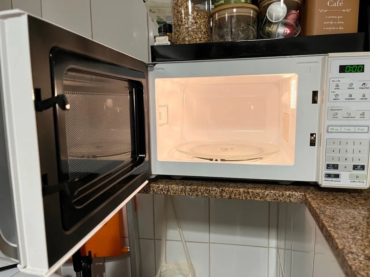 Microondas Midea branco - 20L - 127v - Foto 2