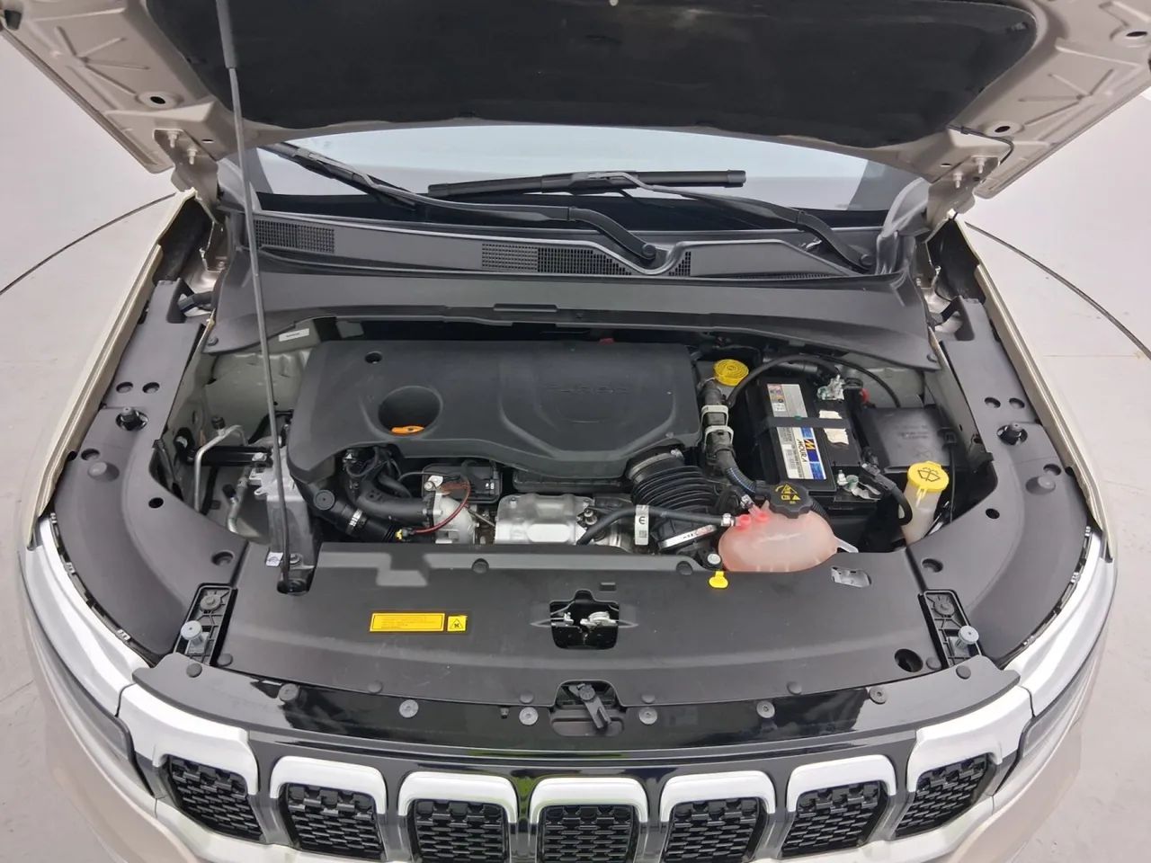 Jeep Commander Overland T270 1.3 TB Flex Aut., foto 9 de 17