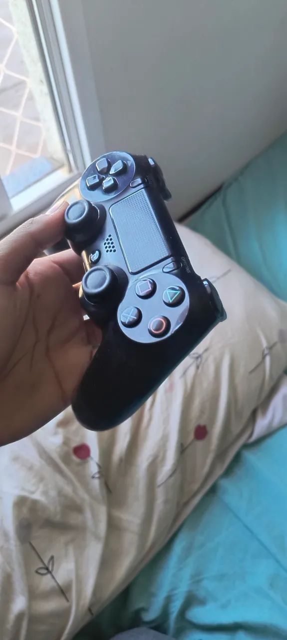 PS4 1 terá bite COM SSD um controle. - Foto 3