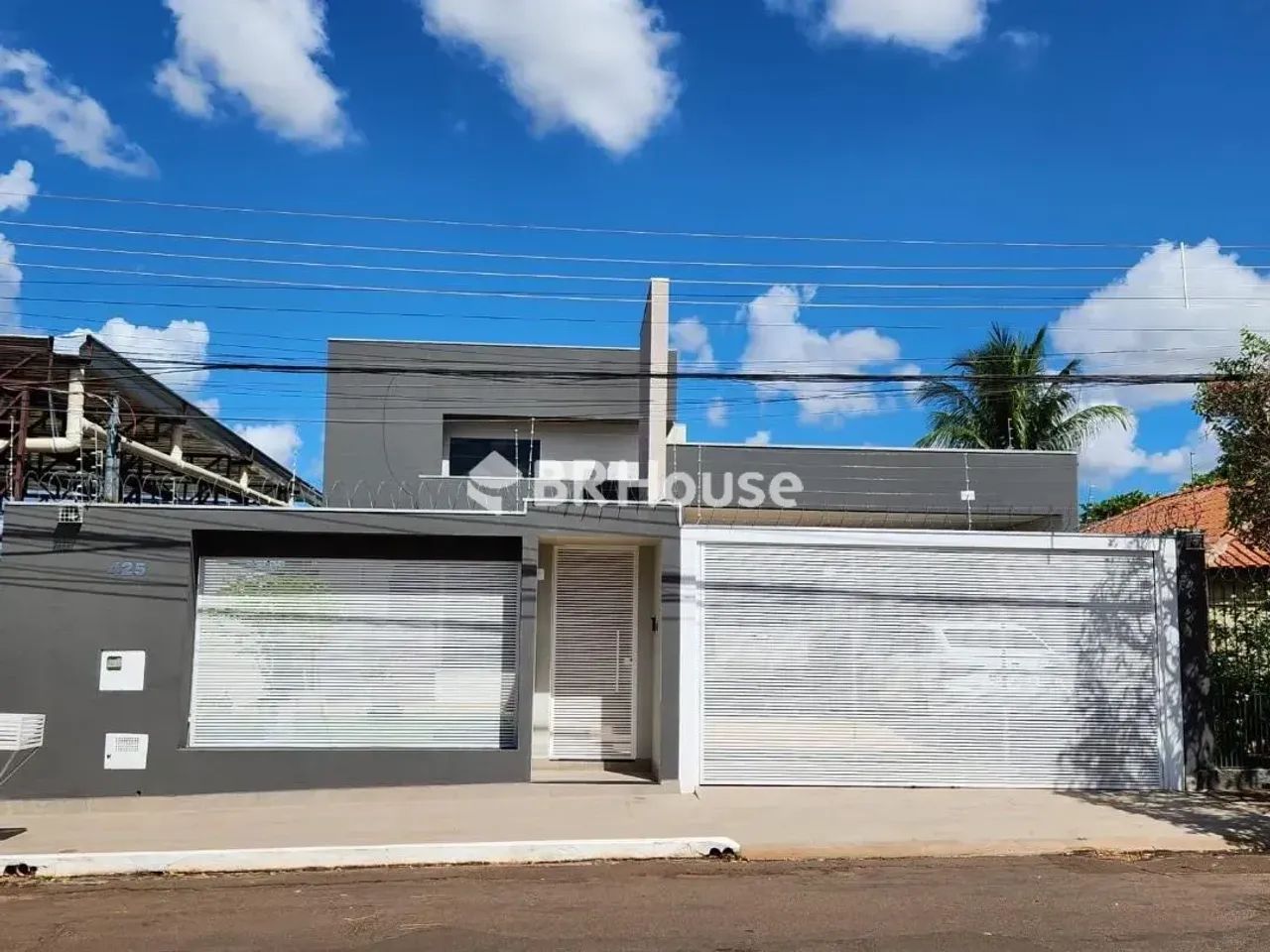 Amambaí | Casa 4 quartos, sendo 2 suites