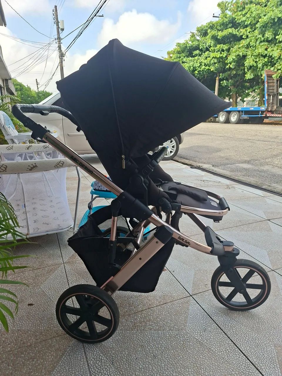 Vendo carrinho de bebê de corrida 