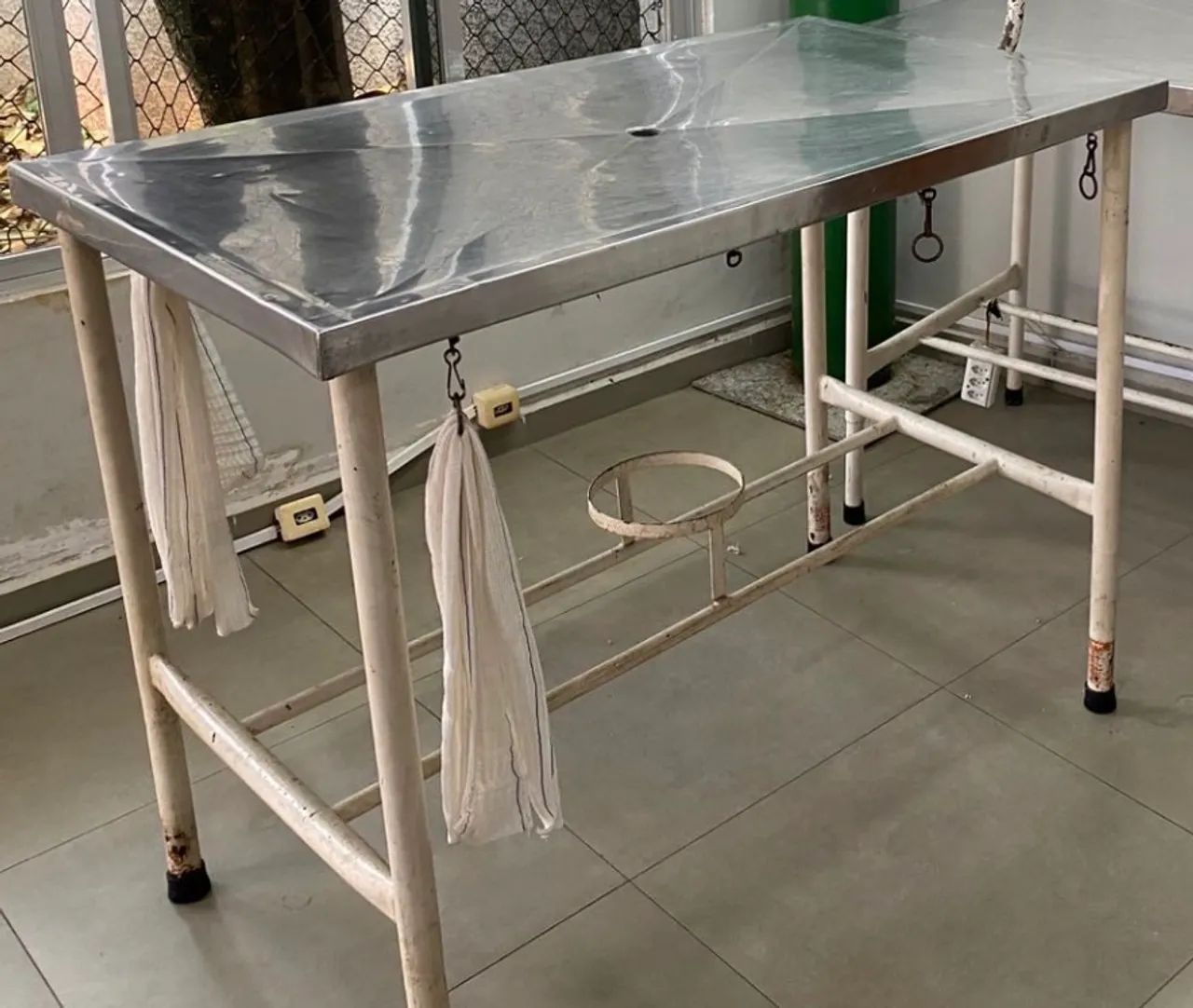Mesa de atendimento veterinário 