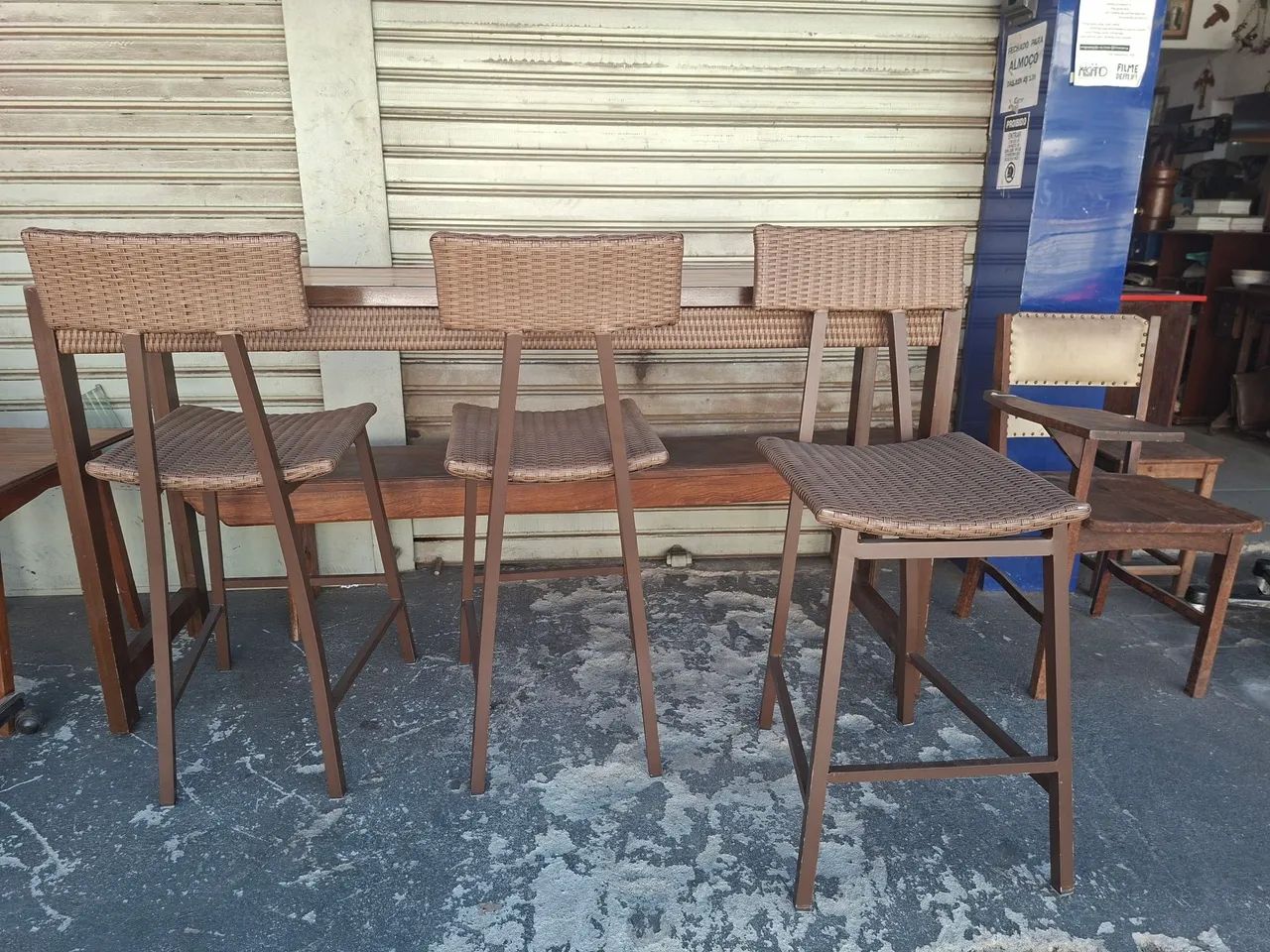 Mesa alta com banquetas - Foto 4