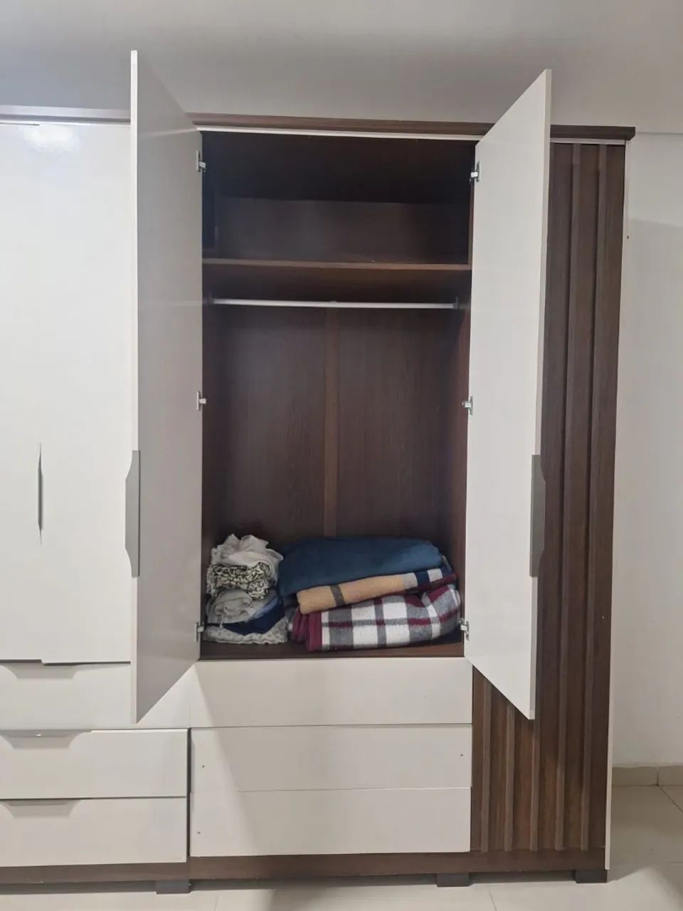 GUARDA-ROUPA 6 PORTAS E 6 GAVETAS - Foto 5