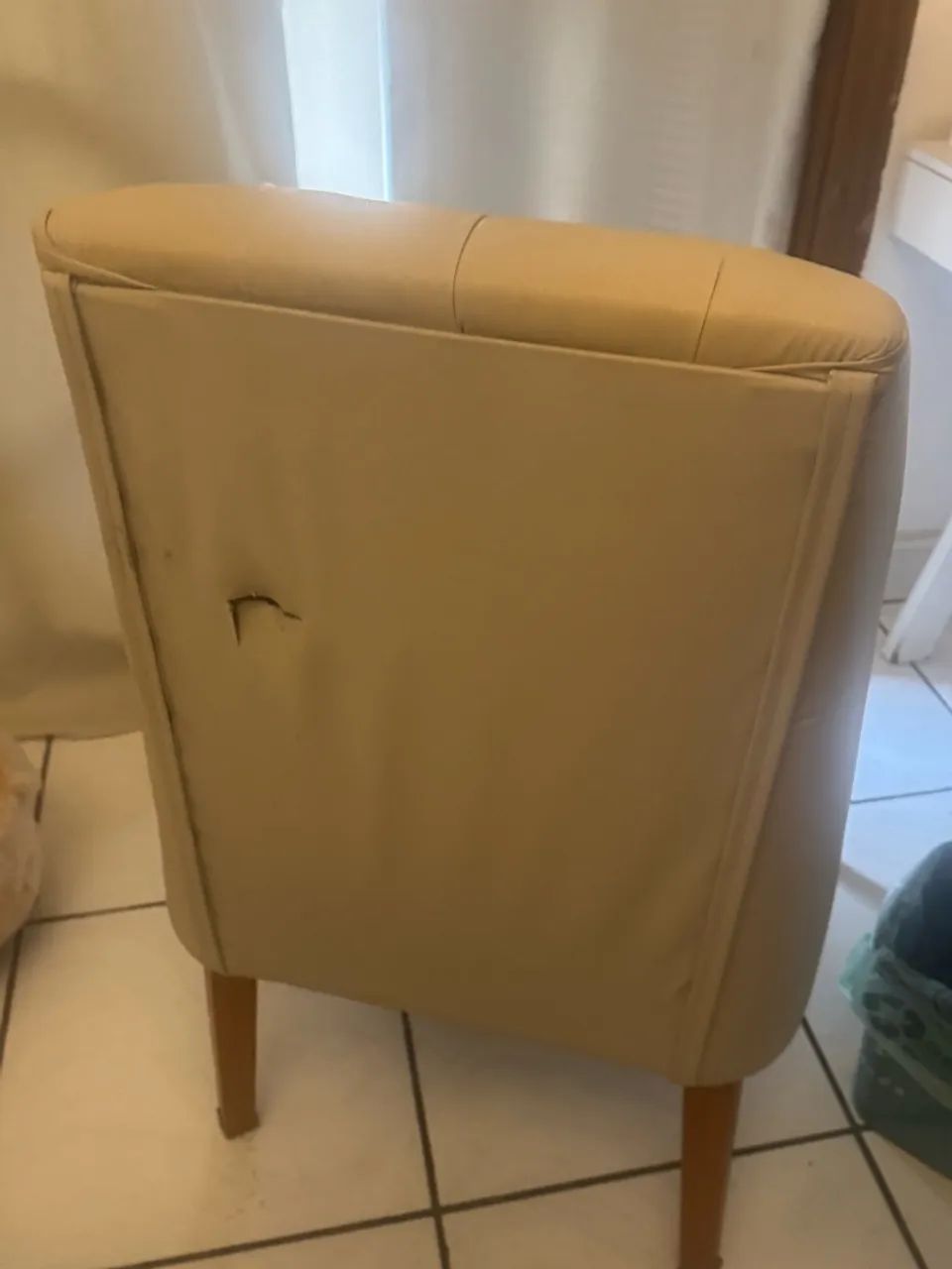 Cadeira estofada Paris com Capitonê  - Foto 2