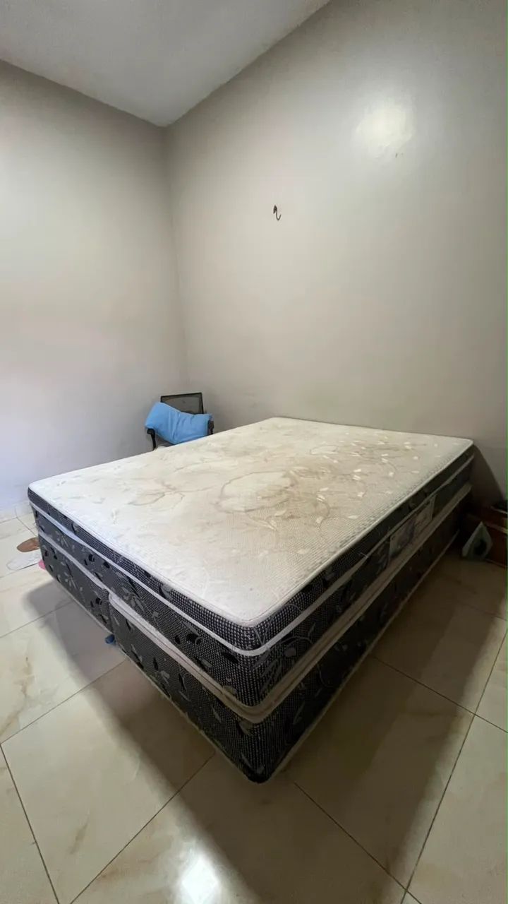 Cama queen size 