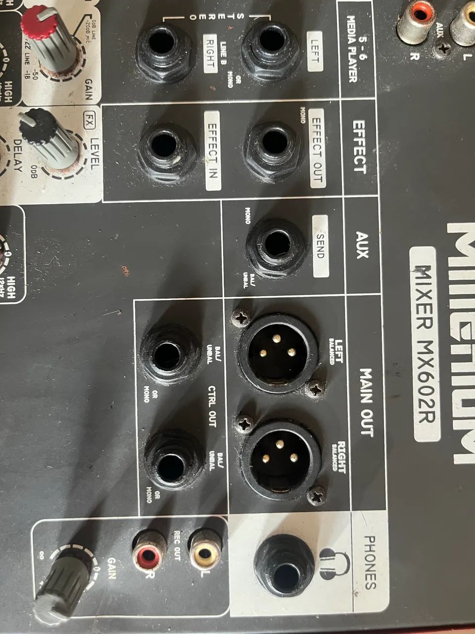Vendo mesa analógica  6 canais MILLENIUM - Foto 3