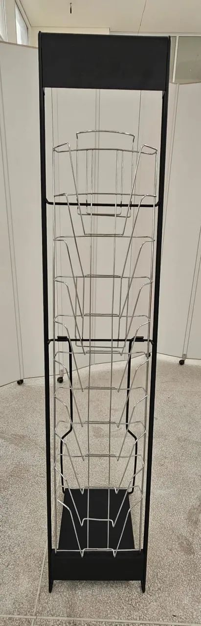 Porta folder catálogo display de chão para feiras, eventos e PDV - Foto 2